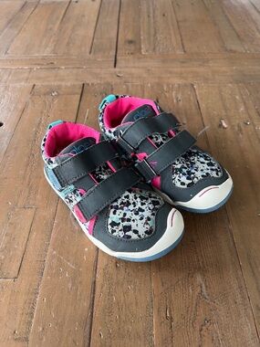 Plae TY gray speckled hook and loop sneakers girls 9.5